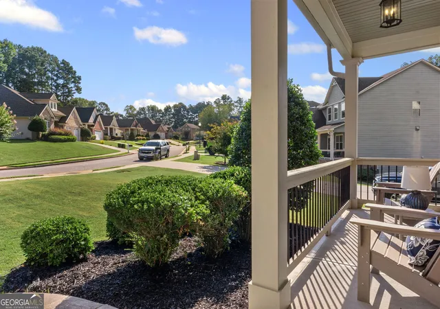 Photo 4 of Single family home for sale at 140 Greenview Dr, Newnan, GA 30265 | MLS# 10835866 | Listing updated on 2026-09-12