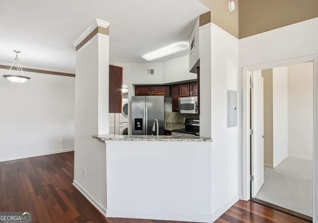 Listing Photo 3 - Condo for sale in building located at 200 Renaissance Pkwy Ne, Atlanta, GA 30308 - Unit #310
