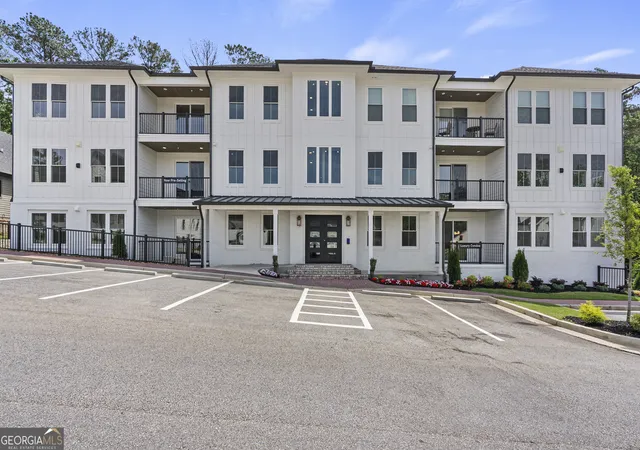 Homes for sale in Peachtree City, GA | 1050 Blair Ln #201, Peachtree City, GA 30269 | MLS# 10741019
