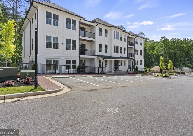 Homes for sale in Peachtree City, GA | 1050 Blair Ln #201, Peachtree City, GA 30269 | MLS# 10741019
