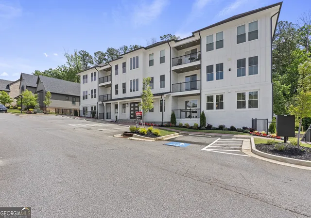 Homes for sale in Peachtree City, GA | 1050 Blair Ln #201, Peachtree City, GA 30269 | MLS# 10741019