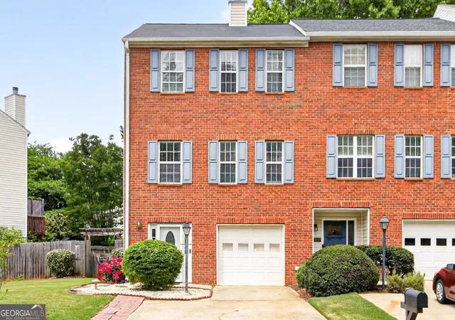 Townhouse for sale at 2484 Stonegate Dr NW, Acworth, GA 30101 | MLS# 10763867 | Listing updated on 2026-06-19
