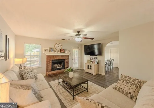 Photo 4 of Single family home for sale at 2990 Hampton Valley Dr, Loganville, GA 30052 | MLS# 10831897 | Listing updated on 2026-10-07