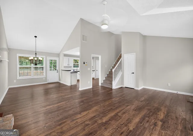Photo 3 of Single family home for sale at 424 Southern Hills Dr, Monroe, GA 30655 | MLS# 10818740 | Listing updated on 2026-09-03