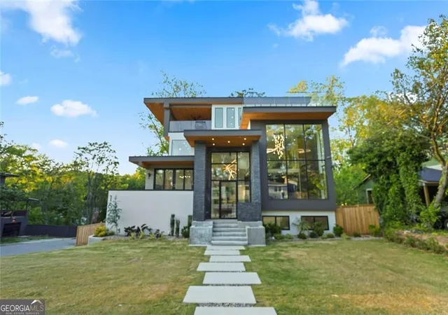 Photo 1 of Single family home for sale at 1625 Emerald Ave Sw, Atlanta, GA 30310 | MLS# 10739227 | Listing updated on 2026-09-05
