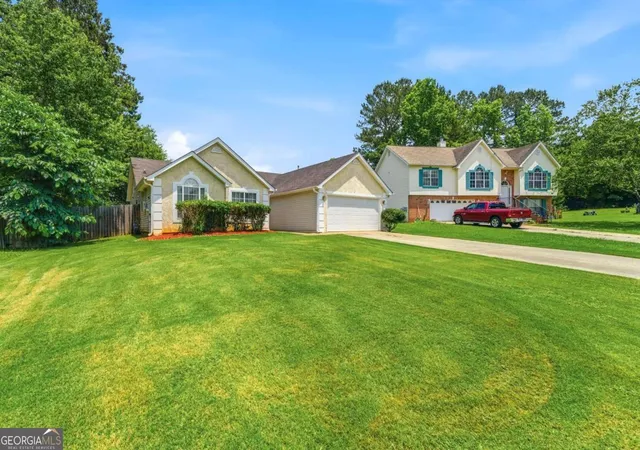 Photo 3 of Single family home for sale at 10586 Aspenwood Ct, Jonesboro, GA 30238 | MLS# 10779129 | Listing updated on 2026-09-18