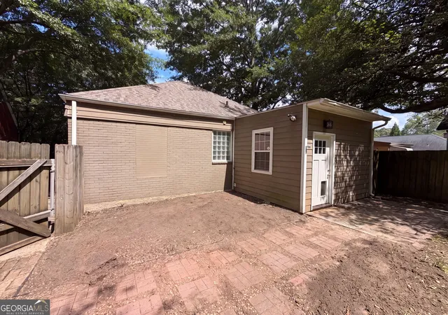 Photo 4 of Single family home for sale at 1773 Sylvan Rd Sw, Atlanta, GA 30310 | MLS# 10803744 | Listing updated on 2026-09-18