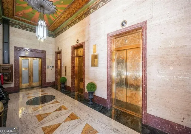 Listing Photo 2 - Condo for sale in building located at 32 Peachtree St Nw, Atlanta, GA 30303 - Unit #508