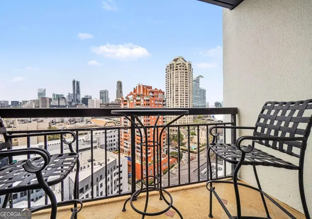 Homes for sale in Atlanta, GA | 3481 Lakeside Dr Ne #2207, Atlanta, GA 30326 | MLS# 10707853