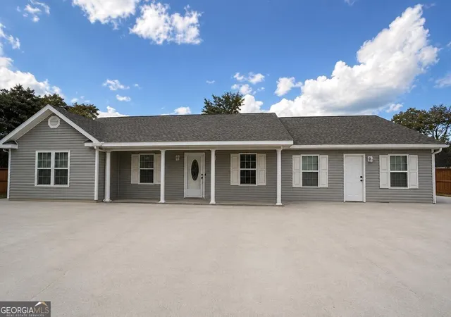 Photo 1 of Single family home for sale at 68 Patten Ave, Lakeland, GA 31635 | MLS# 10822703 | Listing updated on 2026-08-24