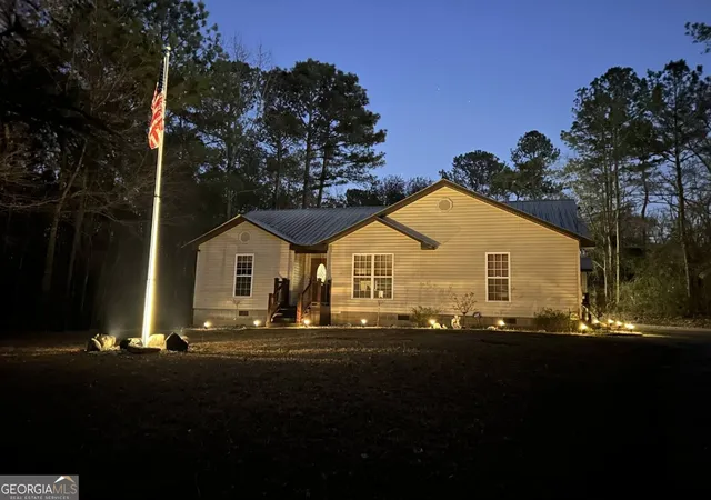 4th image of 1024 Center St, Valley, AL 36854 | MLS# 10715302