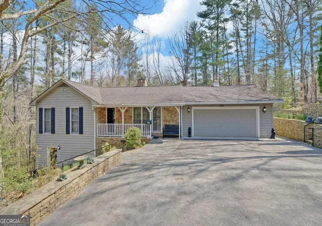 Photo 3 of Single family home for sale at 290 Waterfall Dr, Cleveland, GA 30528 | MLS# 10720325 | Listing updated on 2026-07-15