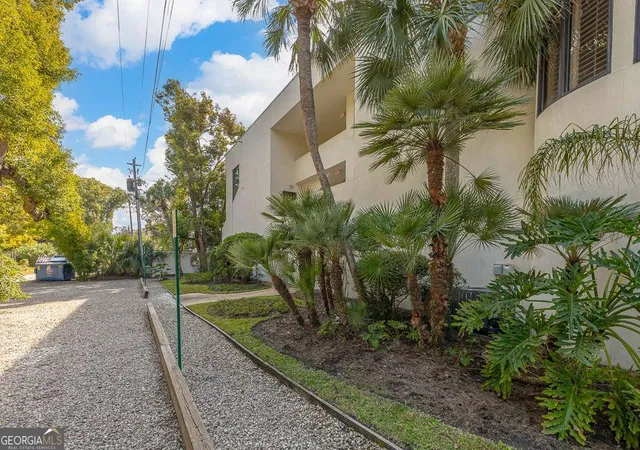 2nd image of 548 Oglethorpe Ave, St. Simons, GA 31522