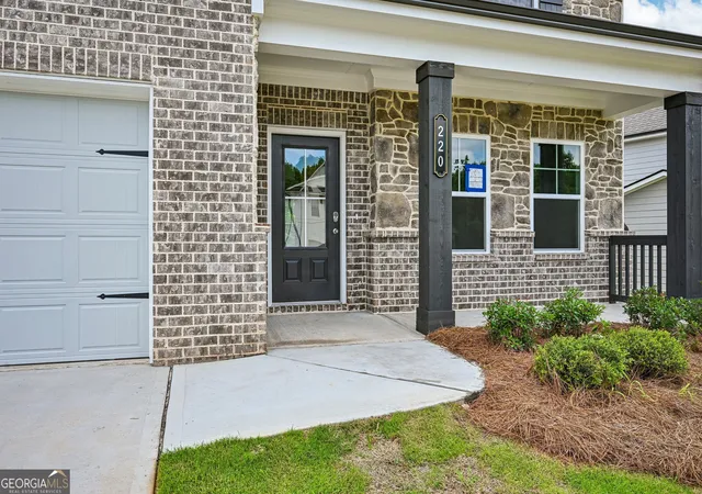Photo 4 of Single family home for sale at 220 Fowler Farms Dr, Auburn, GA 30011 | MLS# 10714753 | Listing updated on 2026-10-16