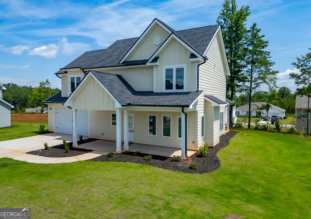 Photo 2 of Single family home for sale at 104 Boulder Dr, Toccoa, GA 30577 | MLS# 10742026 | Listing updated on 2026-09-04