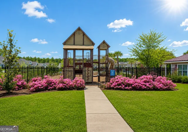 Photo 3 of Townhouse for sale at 91 Fairgreen St, Savannah, GA 31407 | MLS# 10814693 | Listing updated on 2026-09-19
