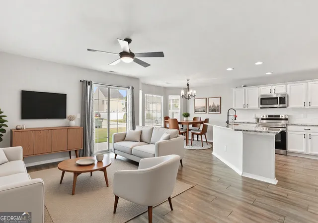 Photo 3 of Townhouse for sale at 91 Fairgreen St, Savannah, GA 31407 | MLS# 10814693 | Listing updated on 2026-09-22