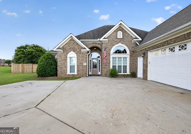 Homes for sale in Centerville, GA | 203 Pembroke Pt, Centerville, GA 31028 | MLS# 10788024