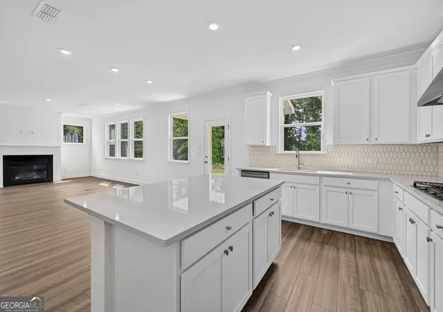 Photo 3 of Single family home for sale at 202 Sheryl Wy, Loganville, GA 30052 | MLS# 10712983 | Listing updated on 2026-09-03