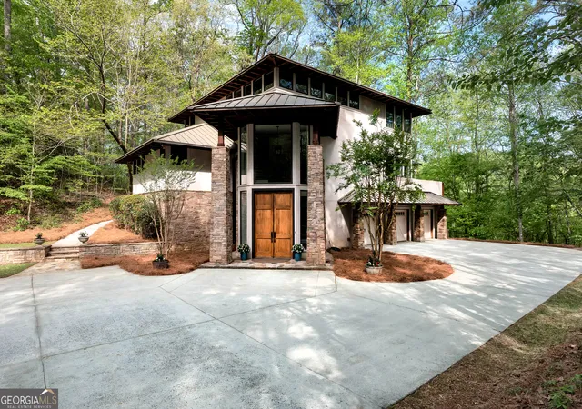 Photo 1 of Single family home for sale at 6960 Riverside Dr, Sandy Springs, GA 30328 | MLS# 10736289 | Listing updated on 2026-06-21