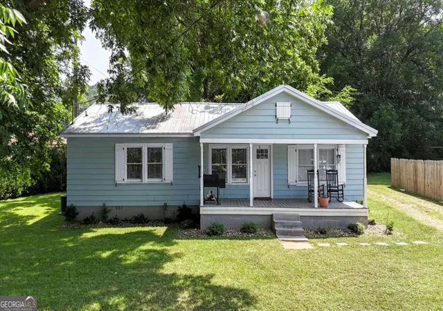 Photo 1 of Single family home for sale at 430 Elm St, Calhoun, GA 30701 | MLS# 10800143 | Listing updated on 2026-09-10