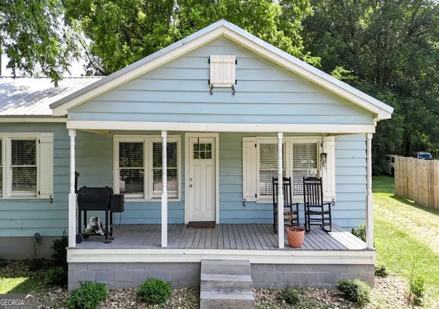 Photo 3 of Single family home for sale at 430 Elm St, Calhoun, GA 30701 | MLS# 10800143 | Listing updated on 2026-09-10