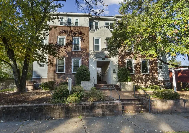 Condominium at 1170 N Highland Ave Ne #B9, Atlanta, GA 30306 | MLS# 9077122 |  | Sold on 2021-12-01
