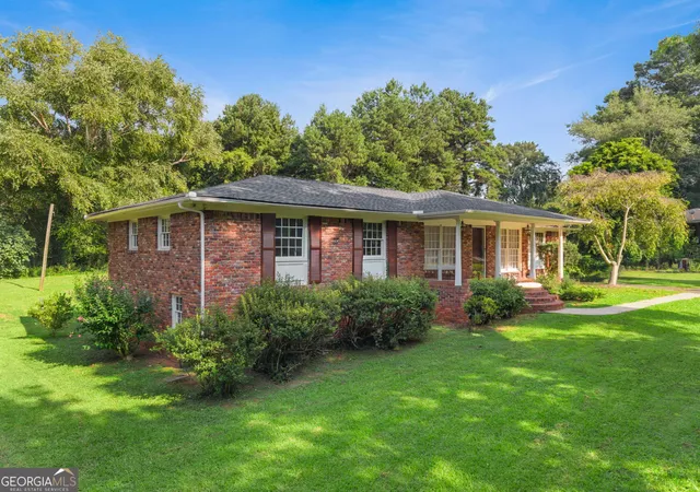 Photo 2 of Sale Pending at 4306 Bouldercrest Rd, Ellenwood, GA 30294 | MLS# 10816003 | Listing updated on 2026-09-18