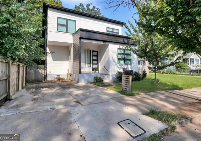Single family home for sale at 833 Humphries St, Atlanta, GA 30310 | MLS# 10834388