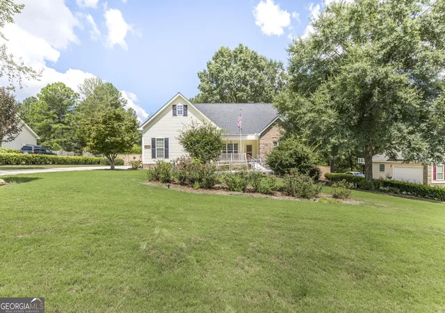 Photo 2 of Sale Pending at 250 Natchez Tr, Macon, GA 31216 | MLS# 10836832 | Listing updated on 2026-09-04