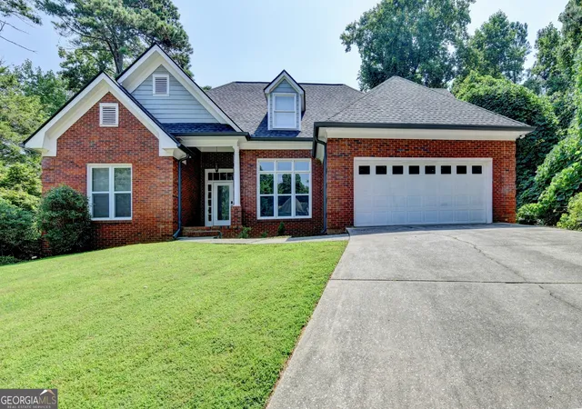 2nd image of 5730 Elm Tree Dr, Buford, GA 30518 | MLS# 10798307