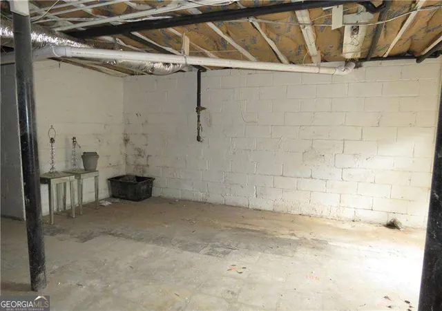 4th image of 311 Peachtree Hls Ave Ne, Atlanta, GA 30305