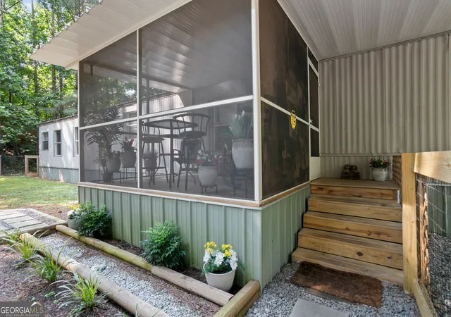 Photo 3 of Manufactured home for sale at 5002 Bee Tree Rd Se, Acworth, GA 30102 | MLS# 10816097 | Listing updated on 2026-08-25