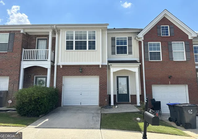 Photo 3 of Townhouse for sale at 41 Hidden Hickory Ct, Dawsonville, GA 30534 | MLS# 10812378 | Listing updated on 2026-10-30
