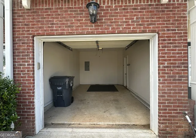 Photo 4 of Townhouse for sale at 41 Hidden Hickory Ct, Dawsonville, GA 30534 | MLS# 10812378 | Listing updated on 2026-10-30