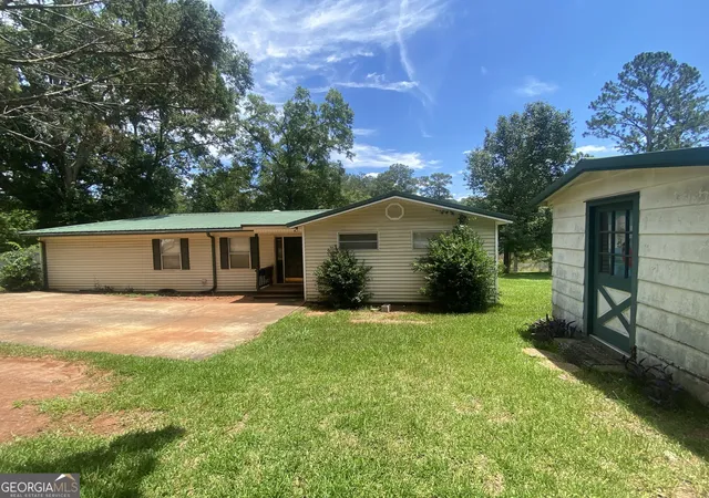 Homes for sale in West Point, GA | 388 E Pine Lake Dr, West Point, GA 31833 | MLS# 10794056