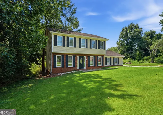 Photo 2 of Single family home for sale at 2513 Whisper Trl, Douglasville, GA 30135 | MLS# 10830953 | Listing updated on 2026-09-13