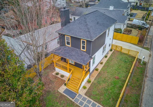Photo 2 of Single family home for sale at 1902 Memorial Dr Se, Atlanta, GA 30317 | MLS# 10833812 | Listing updated on 2026-09-10