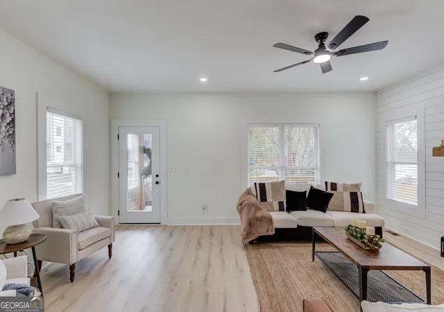 Photo 4 of Single family home for sale at 1902 Memorial Dr Se, Atlanta, GA 30317 | MLS# 10833812 | Listing updated on 2026-10-14