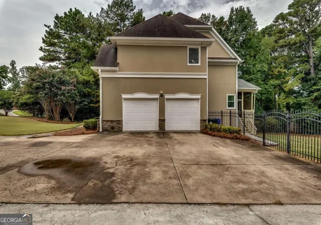 Photo 3 of Single family home for sale at 807 Reagan Dr Nw, Conyers, GA 30012 | MLS# 10836763 | Listing updated on 2026-09-14