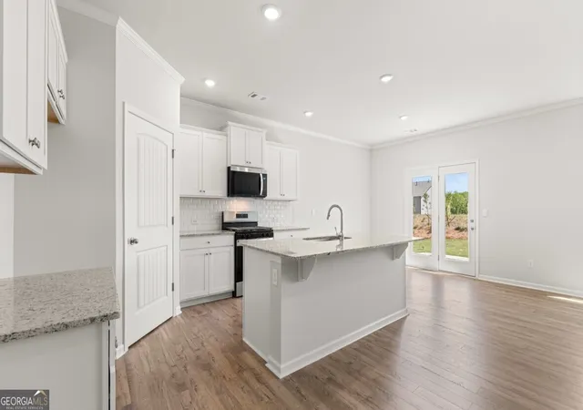 Photo 3 of Single family home for sale at 379 Belmont Dr, Cartersville, GA 30120 | MLS# 10796000 | Listing updated on 2026-10-09