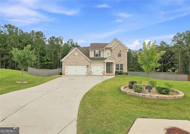Photo 2 of Single family home for sale at 155 Estancia Ln, Fayetteville, GA 30215 | MLS# 10823418 | Listing updated on 2026-08-25