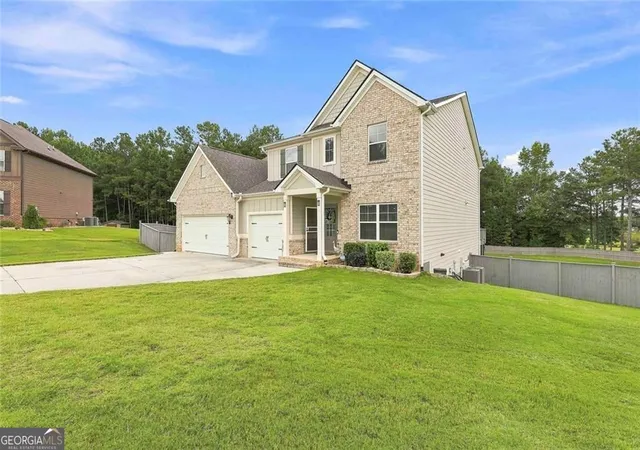 Photo 2 of Single family home for sale at 155 Estancia Ln, Fayetteville, GA 30215 | MLS# 10823418 | Listing updated on 2026-08-25