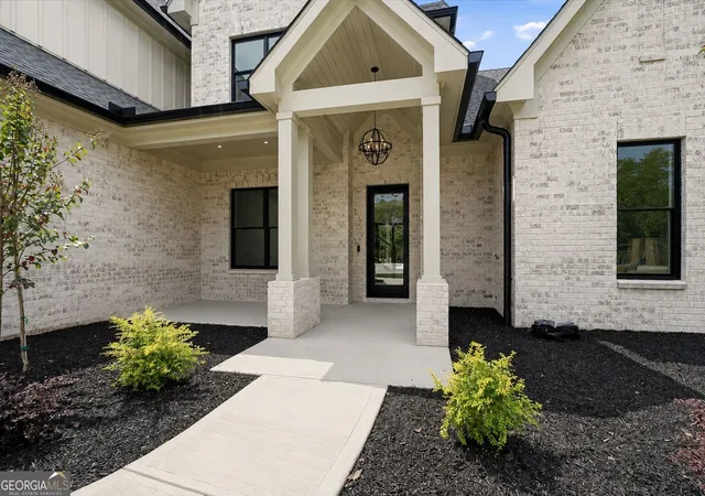 Photo 3 of Single family home for sale at 6008 Bluewater Blvd, Gainesville, GA 30506 | MLS# 10791547 | Listing updated on 2026-10-07