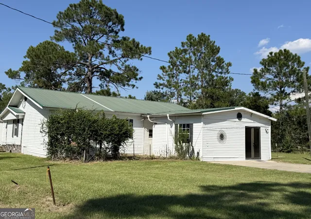 Photo 2 of Manufactured home for sale at 52 Edward Kirkland Rd, Hazlehurst, GA 31539 | MLS# 10831485 | Listing updated on 2026-09-30