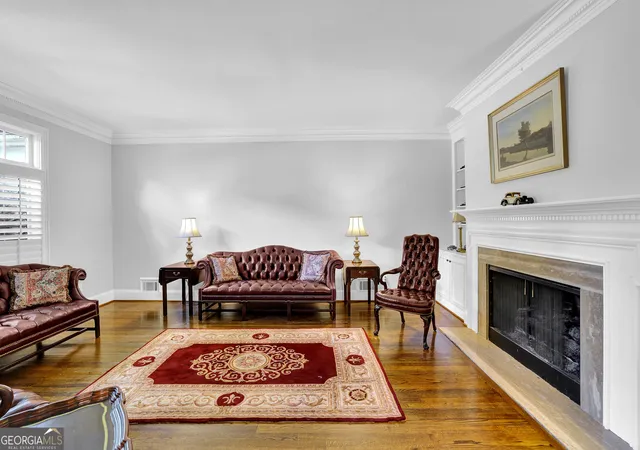Photo 2 of Townhouse for sale at 2 Paces W Ter NW, Atlanta, GA 30327 | MLS# 10817192 | Listing updated on 2026-08-15