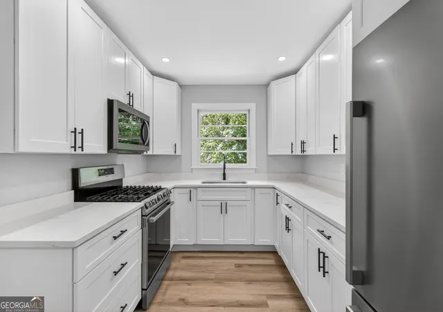 4th image of 2712 Loghaven Dr Nw, Atlanta, GA 30318 | MLS# 10768408