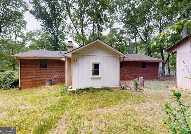Photo 2 of Sale Pending at 6198 Rocky Crk Dr, Douglasville, GA 30135 | MLS# 10752856 | Listing updated on 2026-09-09
