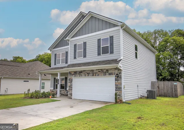 Photo 3 of Single family home for sale at 10 Westover Rd Se, Cartersville, GA 30120 | MLS# 10804013 | Listing updated on 2026-08-19