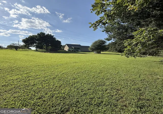 Photo 4 of Single family home for sale at 1986 Hewell Rd NW, Dewy Rose, GA 30634 | MLS# 10828588 | Listing updated on 2026-09-02